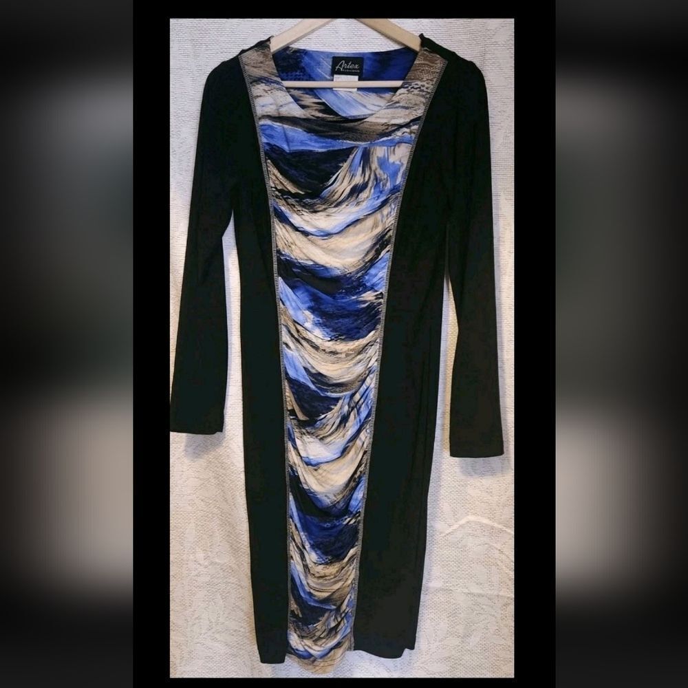 D23 Artex Fashions comfortable figure flattering dress geometric pattern Sz Med